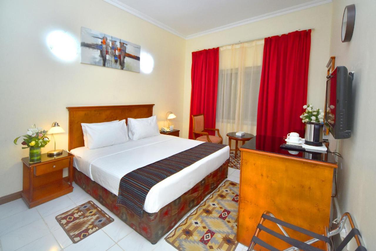 Nejoum Al Emarat Hotel Sharjah Exterior photo