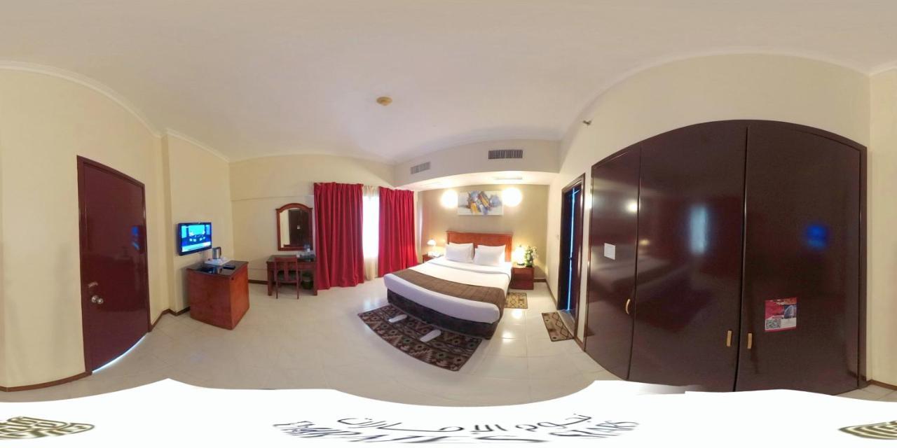 Nejoum Al Emarat Hotel Sharjah Exterior photo