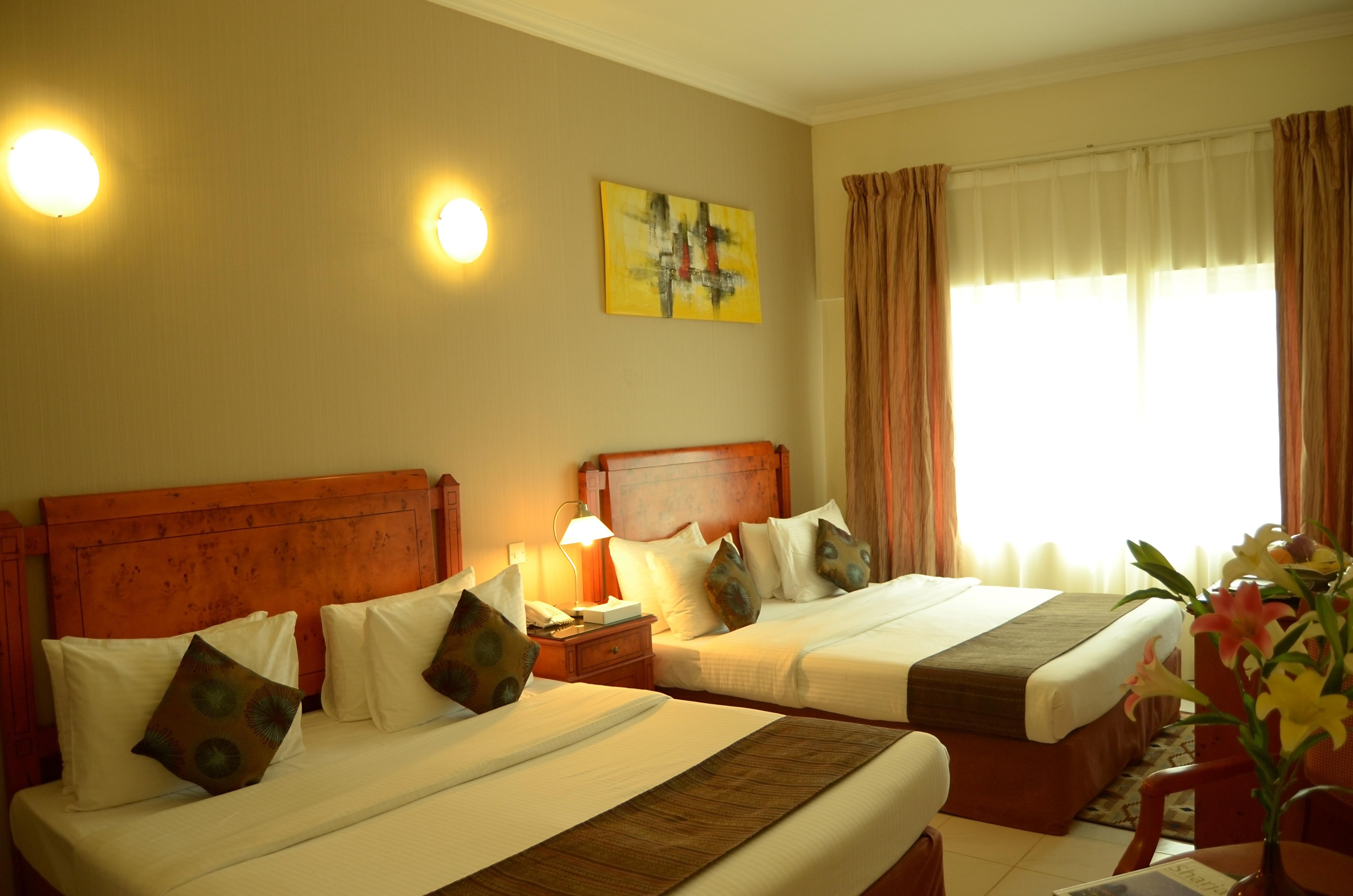 Nejoum Al Emarat Hotel Sharjah Exterior photo