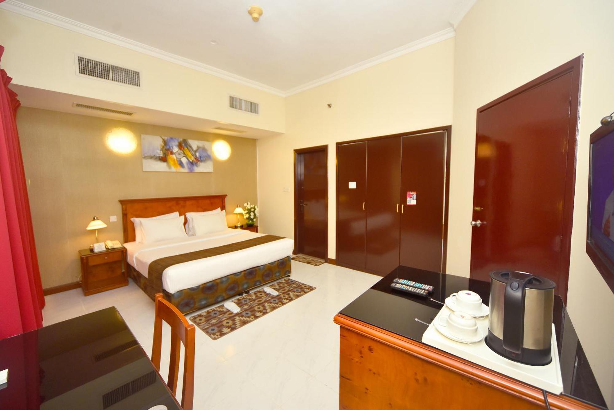Nejoum Al Emarat Hotel Sharjah Exterior photo